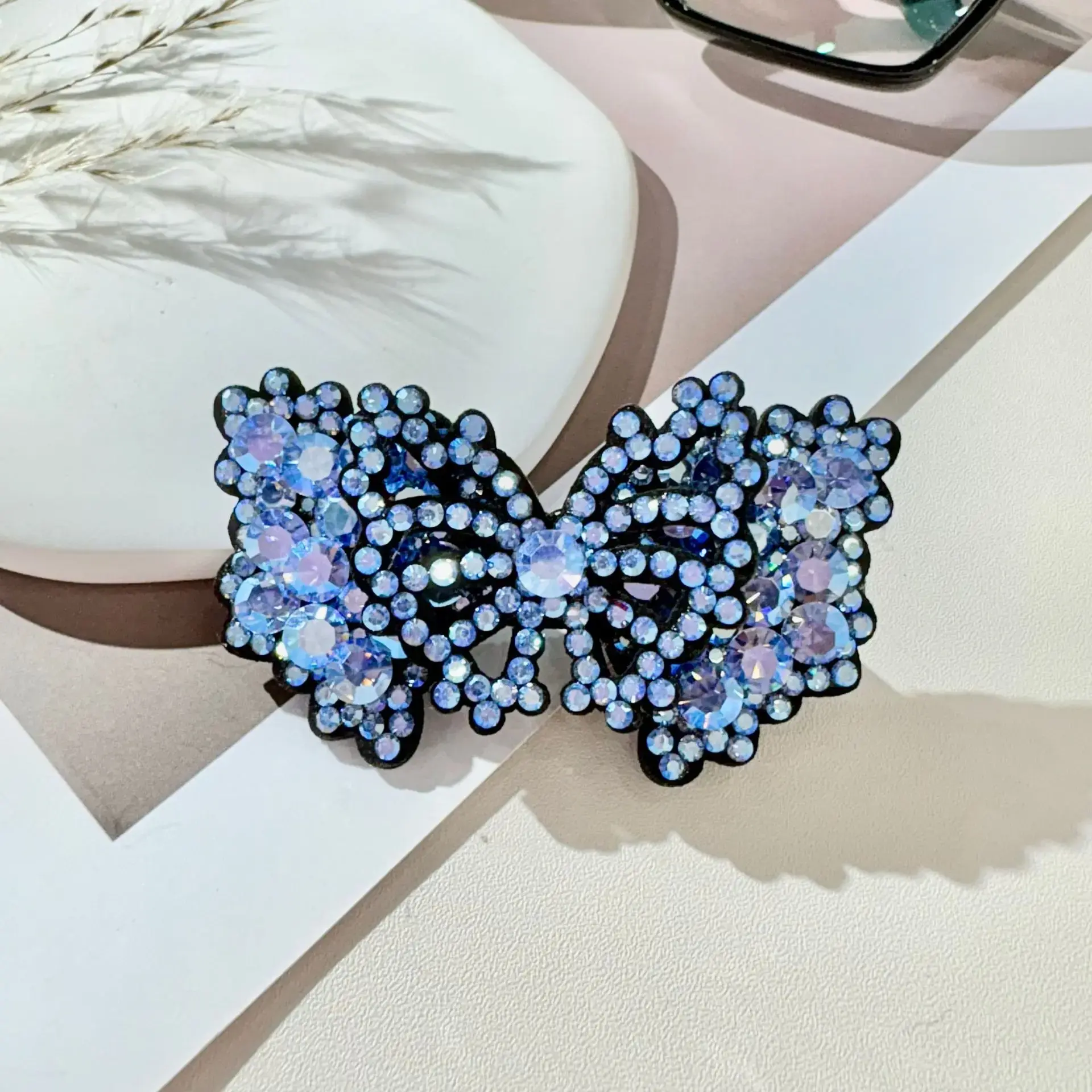 Hanyue New Style Full Diamond Butterfly Hair Accessory High End Leather Soft Bottom Czech Crystal Fringe Clip Women's Profession