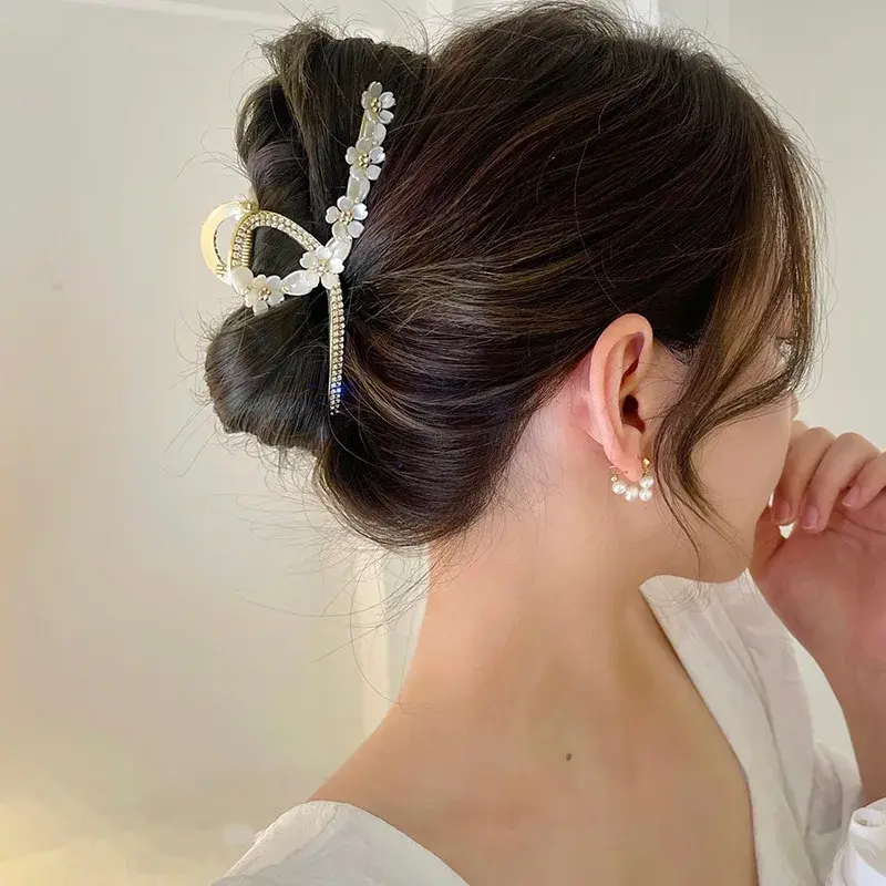 Korean Dongdaemun Flower Shiny Diamond Hair Clip Elegant Tail Hair Claw Shark Clamp Back of Head Hair Accessory Hair Card