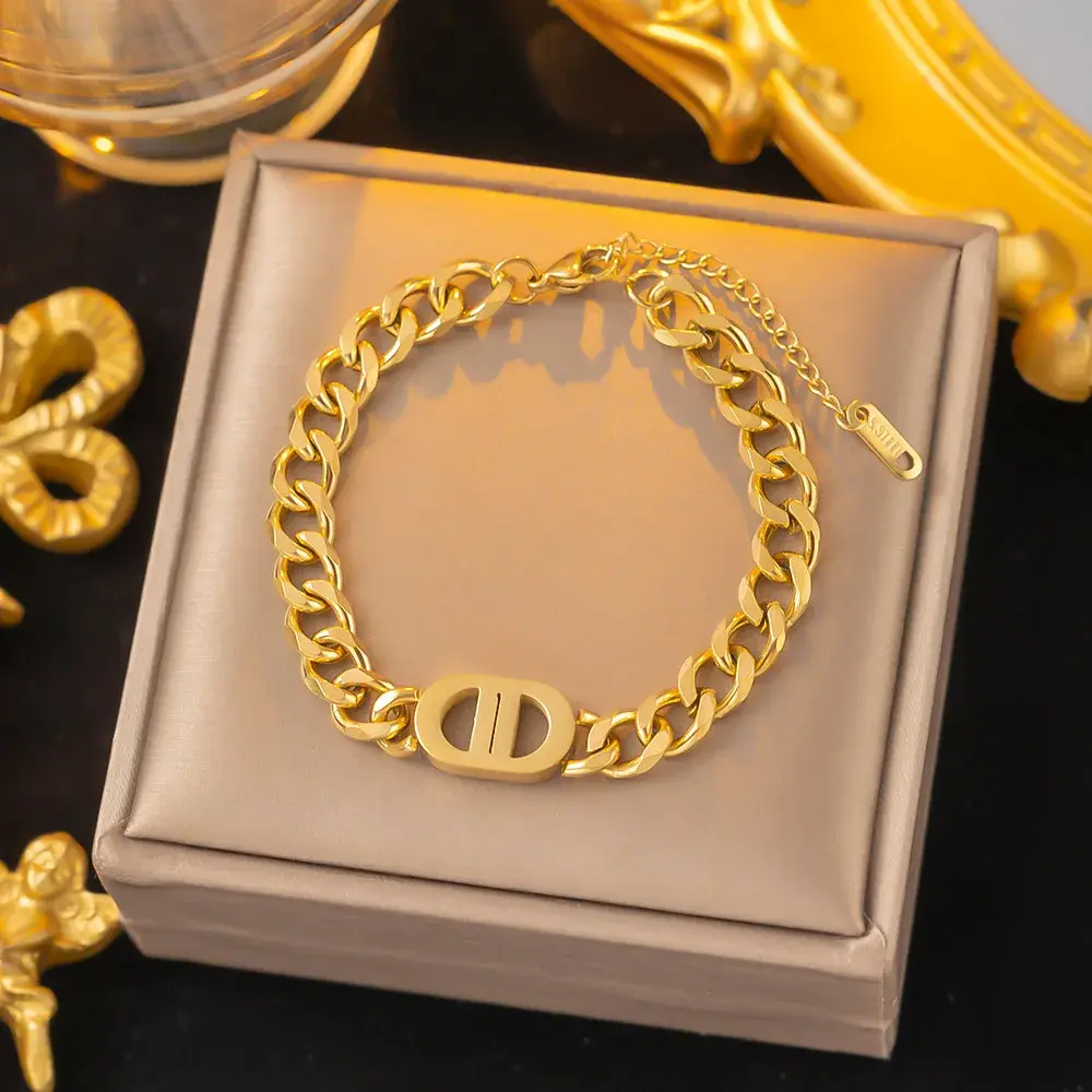 Trendy Titanium Steel Unique Versatile Cuban Link Necklace Non-fading Fashionable Hip Hop Necklace For Men And Women