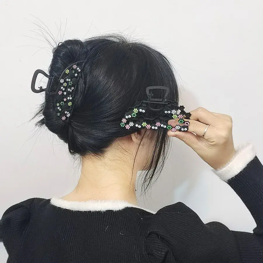 Large Size Metal Hair Claw Women's Anime Small Coal Ball Hair Clip Professional Salon Sectioning & Fixation Shark Clamp