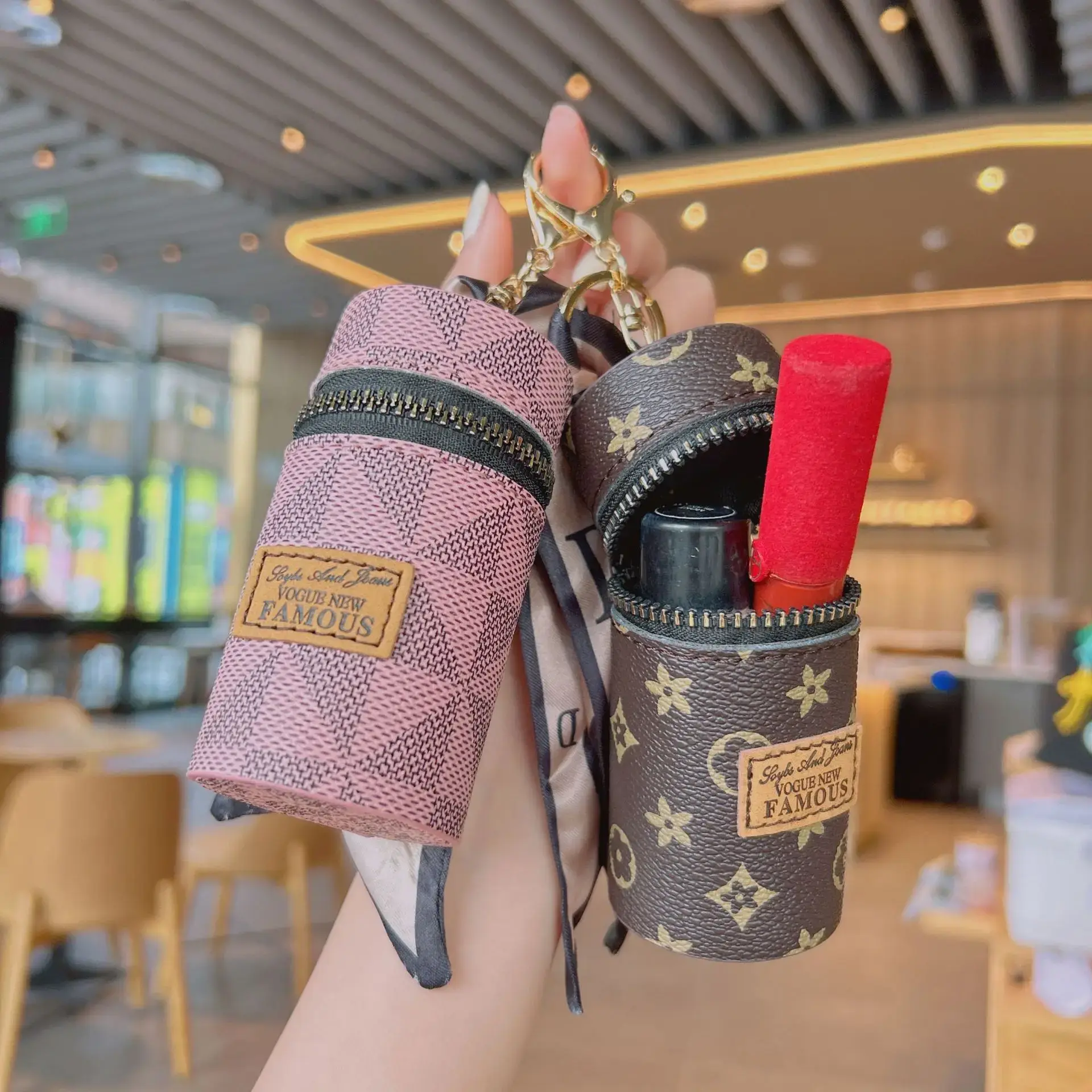 Creative Large Capacity Leather Floral Wallet Charm Couple Bag Keychain Accessory Elegant Classic Coin Purse Hanging Ornament