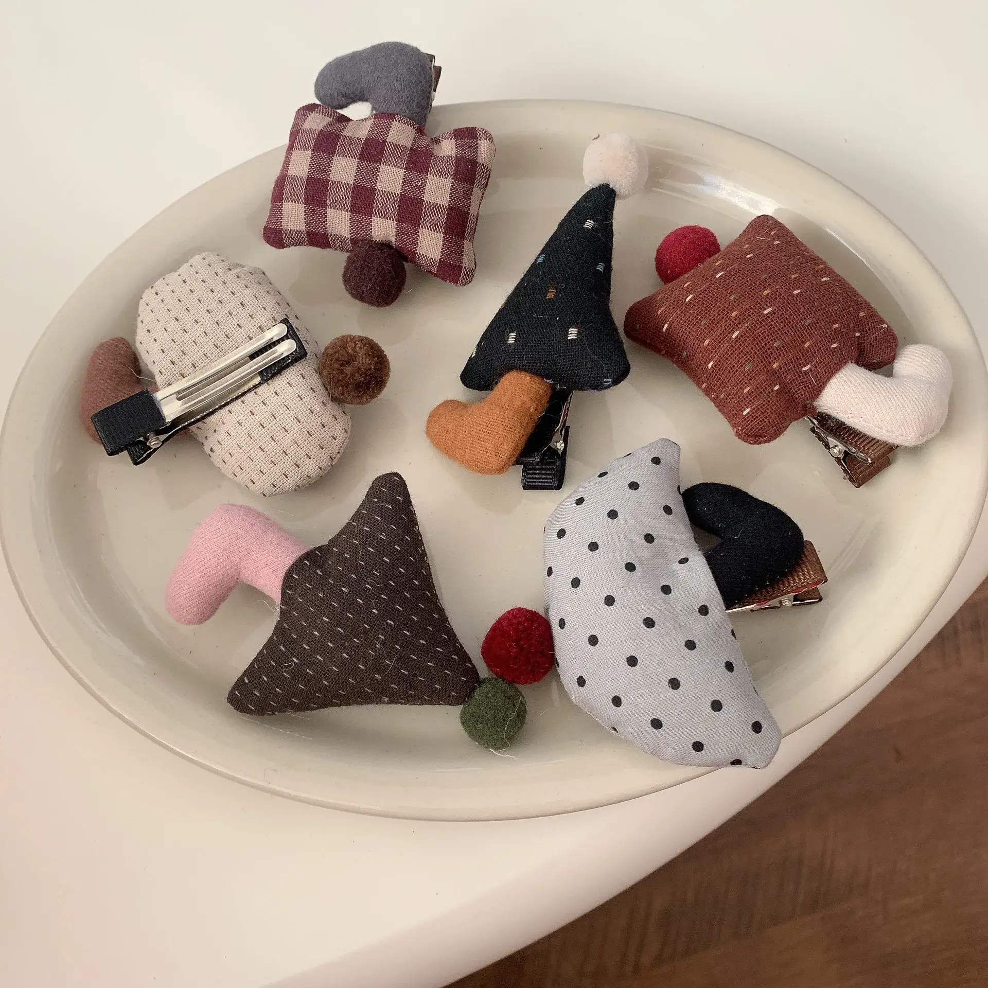 Cute Children's Fabric Mushroom Hair Clip Polka Dot Autumn Winter Versatile Little Girl Hair Accessories Salon Fixed Hair Clips