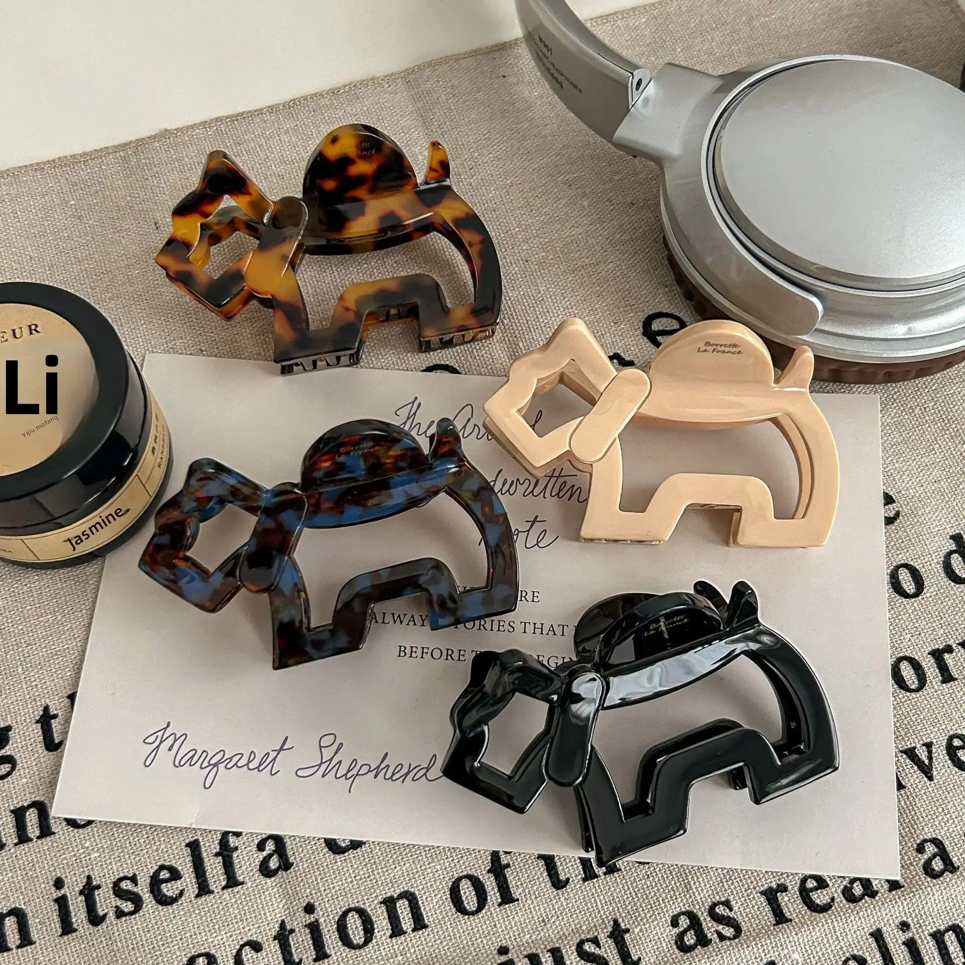 Rose Story Liu Yifei Hair Clip Cartoon Dog Bone Updo Hollow out Back of Head Shark Clamp Hair Clip Professional Salon Fixation