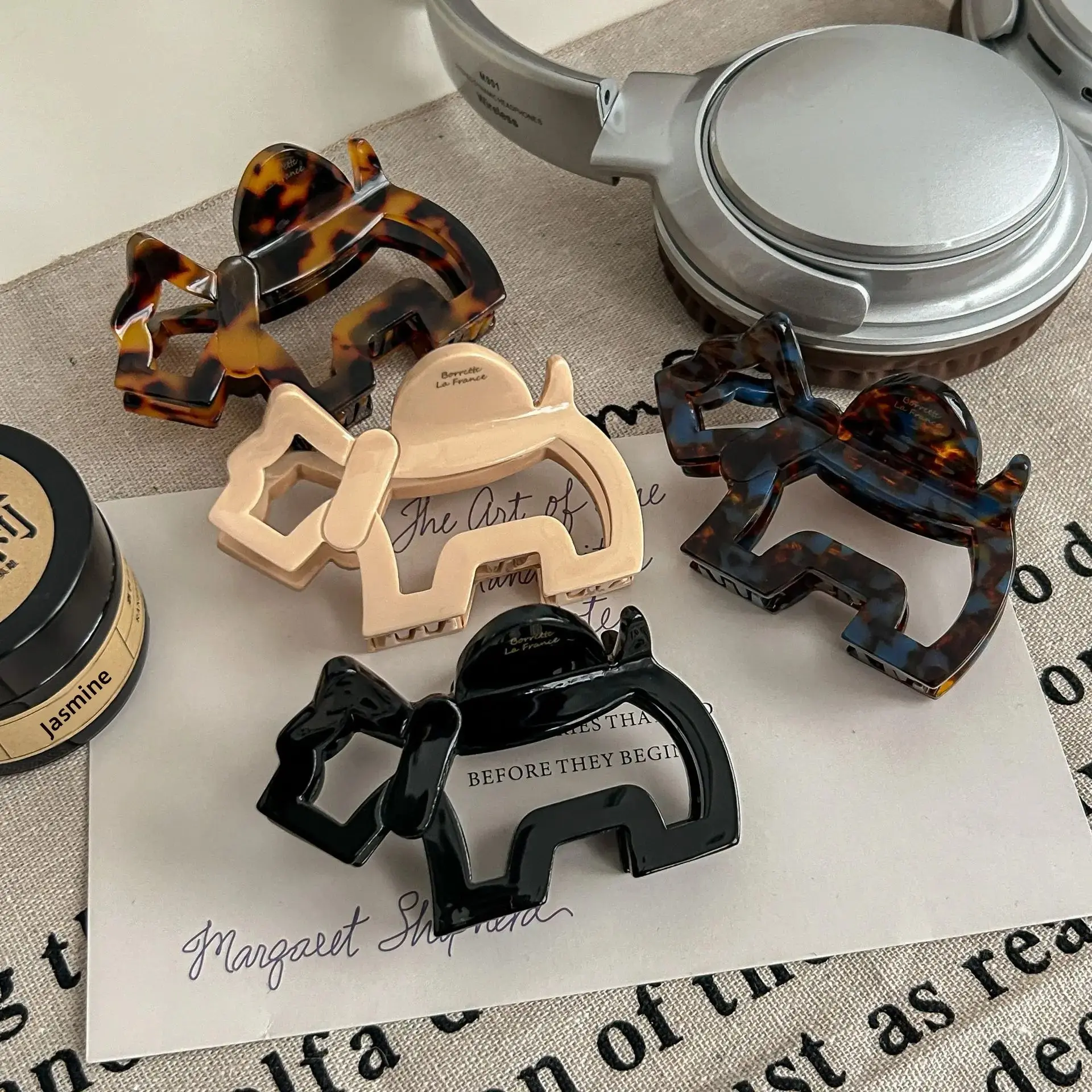 Rose Story Liu Yifei Hair Clip Cartoon Dog Bone Updo Hollow out Back of Head Shark Clamp Hair Clip Professional Salon Fixation