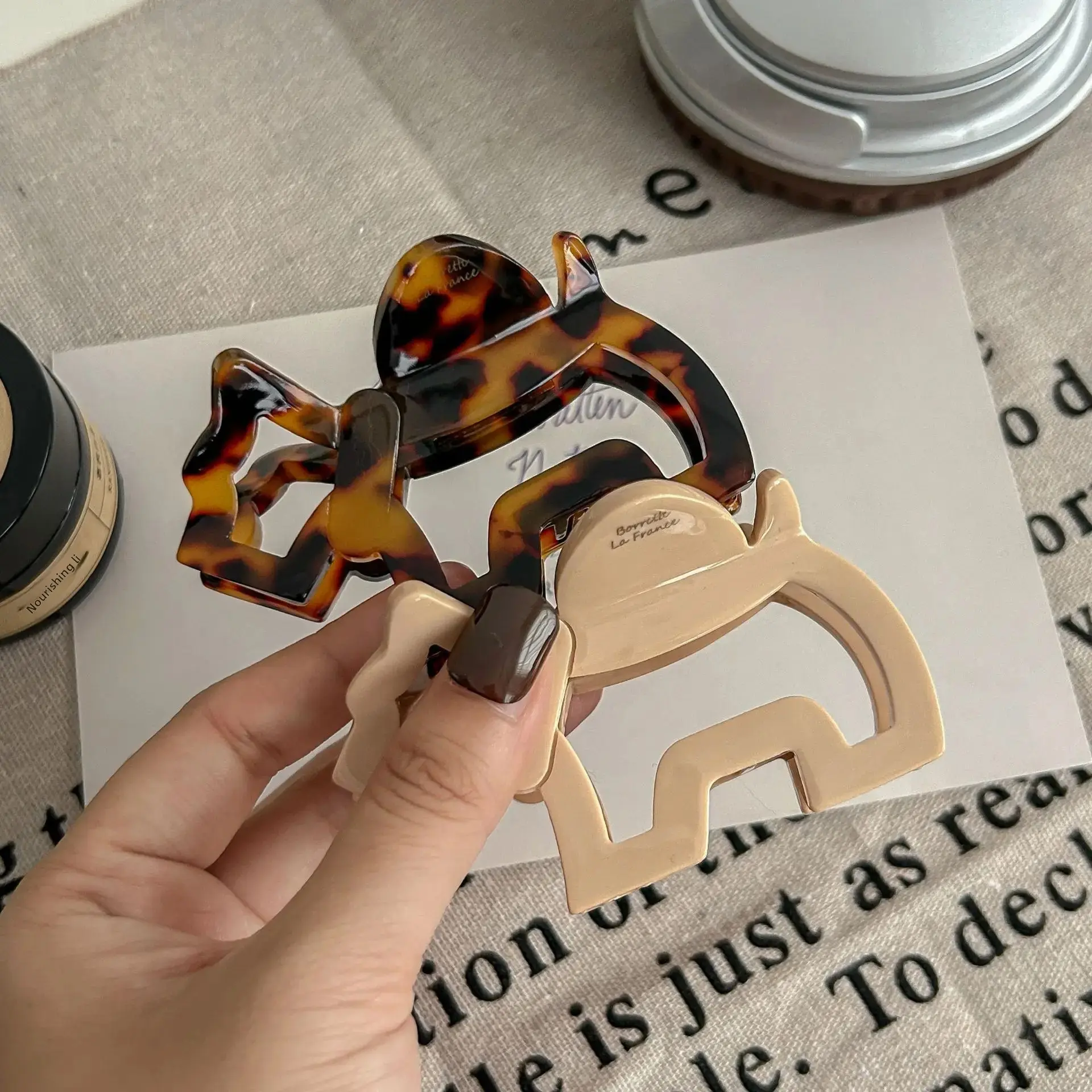 Rose Story Liu Yifei Hair Clip Cartoon Dog Bone Updo Hollow out Back of Head Shark Clamp Hair Clip Professional Salon Fixation