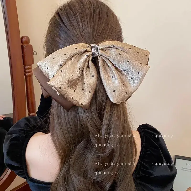 Spring Loaded Butterfly Knot Hair Clip Polka Dot Elegant Half Updo Vintage Feel High End Hair Accessories Salon Grade