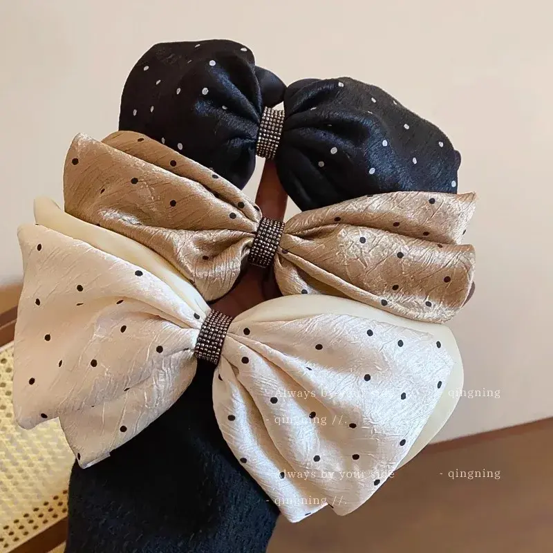 Spring Loaded Butterfly Knot Hair Clip Polka Dot Elegant Half Updo Vintage Feel High End Hair Accessories Salon Grade