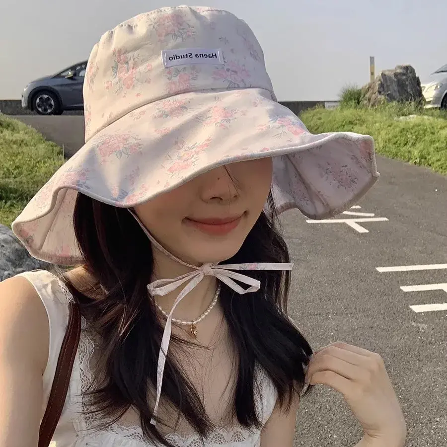 Summer Women's Shell Sun Hat with Ruffle Edge Big Brim Lace Trim Fishing Cap Sweet Floral Print Adjustable Strap Versatile Hat