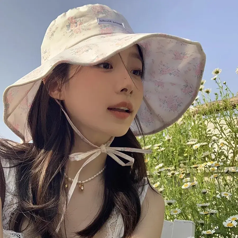 Summer Women's Shell Sun Hat with Ruffle Edge Big Brim Lace Trim Fishing Cap Sweet Floral Print Adjustable Strap Versatile Hat