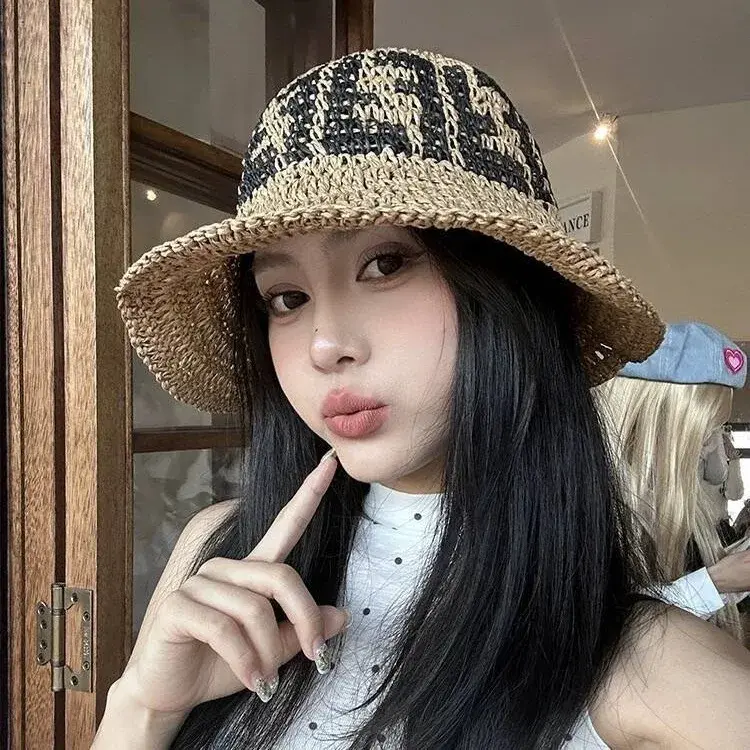 Handmade Straw Hat Large Brim Beach Sun Hat Foldable Summer Travel Vacation Sun Protection Fashionable Grass Hat from Mainland C