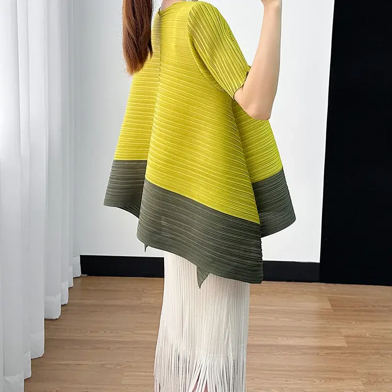 2024 Summer New Versatile Color Block Round Neck T-Shirt Women's Fashionable Elegant Wrinkle Design Sensibility Top