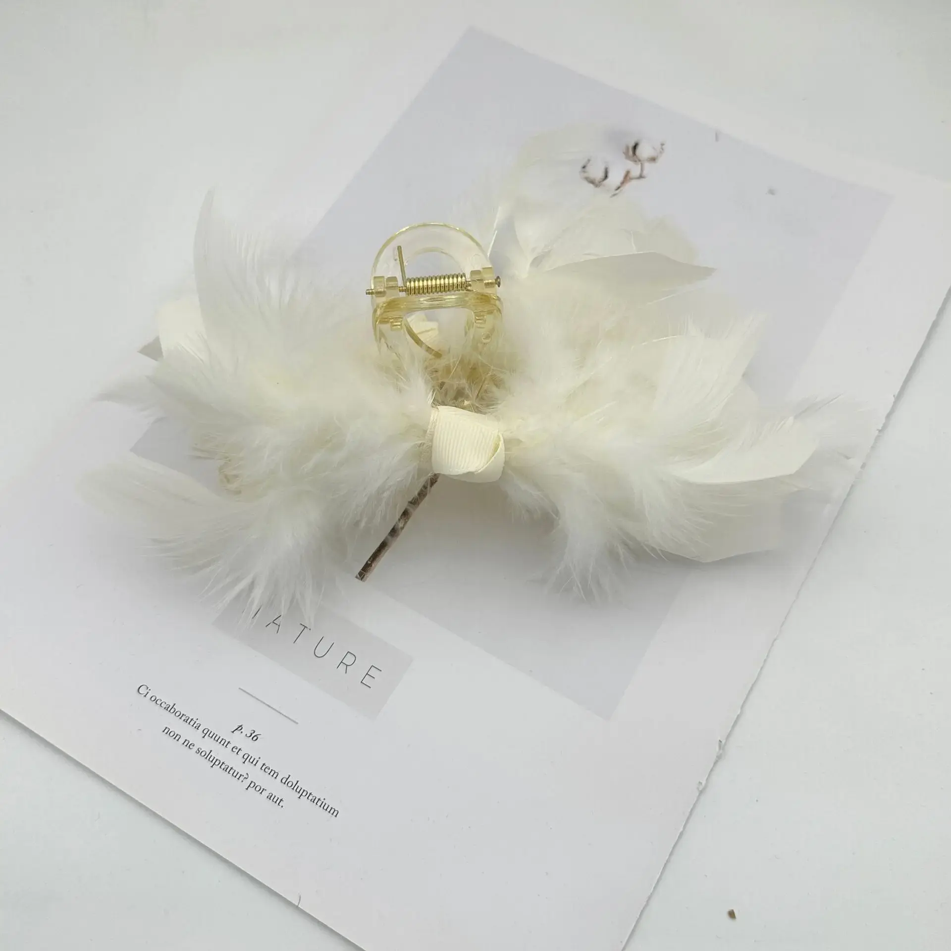 Elegant Black Feathers Hair Claw Women's Updo Hair Accessories Shark Clamp Ostrich Feather Professional Salon Hair Grips
