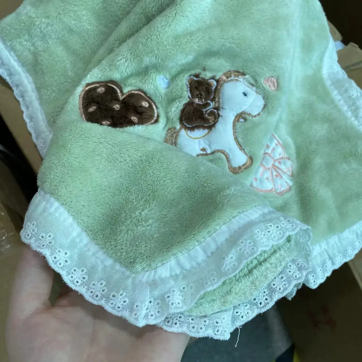 New Arrival Women's Cutelace Embroidery Towel Quick Drying Coral Fleece Towel For Dormitory Hair Washing And Face Wiping