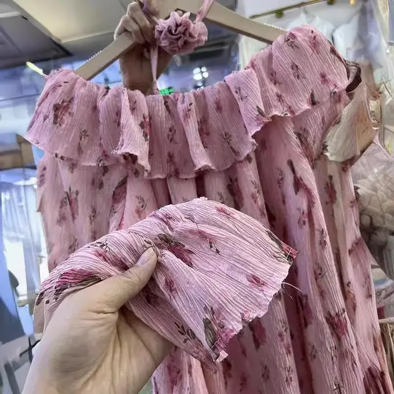 French Pink Off-Shoulder Floral Shirt Women's Summer Loose-Fit Versatile Stylish Age-Reducing Long Sleeve Polyester Top