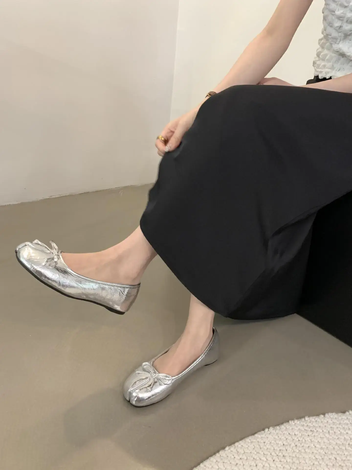 Niche Spring Autumn Narrow Heel Pig Hoof Shoes Women's Shoes 2024 New Season Horse Hoof Pig Foot Shoes Casual Adults Micro Fiber