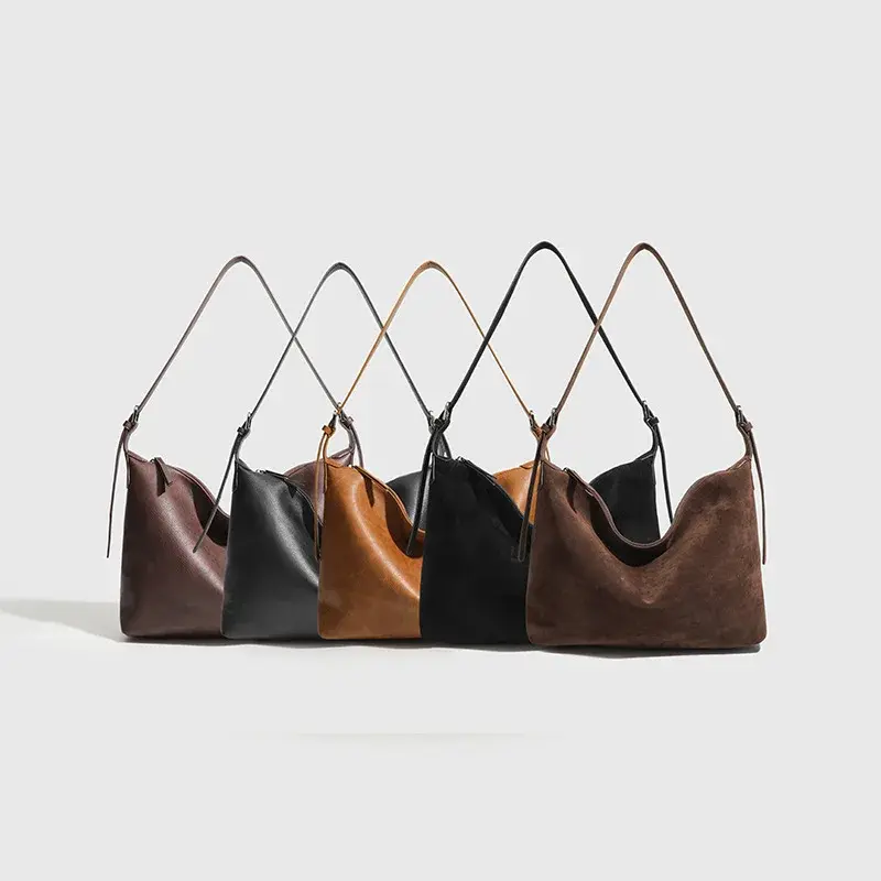 2024 Winter New Niche Handbag Fashionable Commuting Versatile Bucket Large Capacity Single Shoulder Underarm Bag