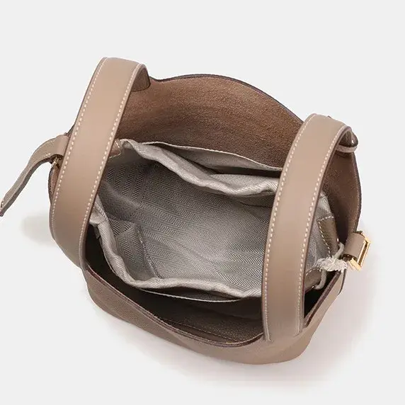 2024 New Large Capacity Solid Color Headlayer Cow Leather Litchi Pattern Basket Bag Commute Handheld Bucket Bag Motorcycle Equip