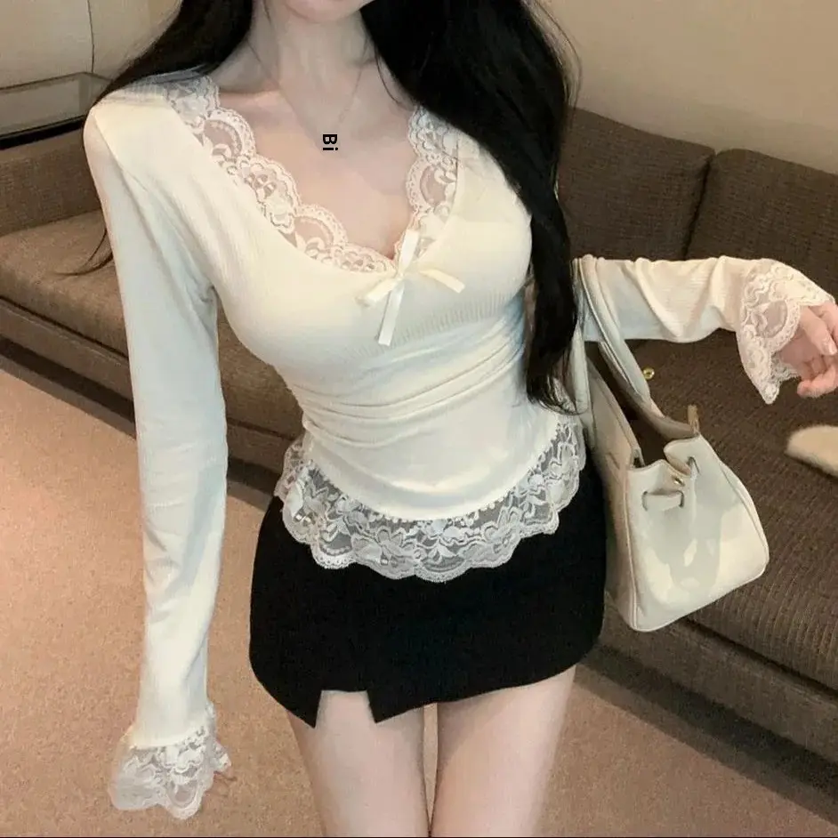 Women's Autumn/Winter New Style Long Sleeve T-Shirt Pure Desire Slims Lace Decorated V-Neck Top Polyester Fiber Base Layer