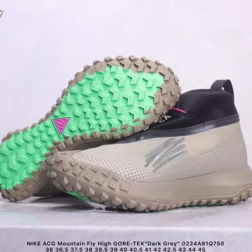 Outdoor Functional Mountaineering Shoes Waterproof Non-slip Reflective Hiking Shoes High-top Sports Casual Shoes EVA Sole