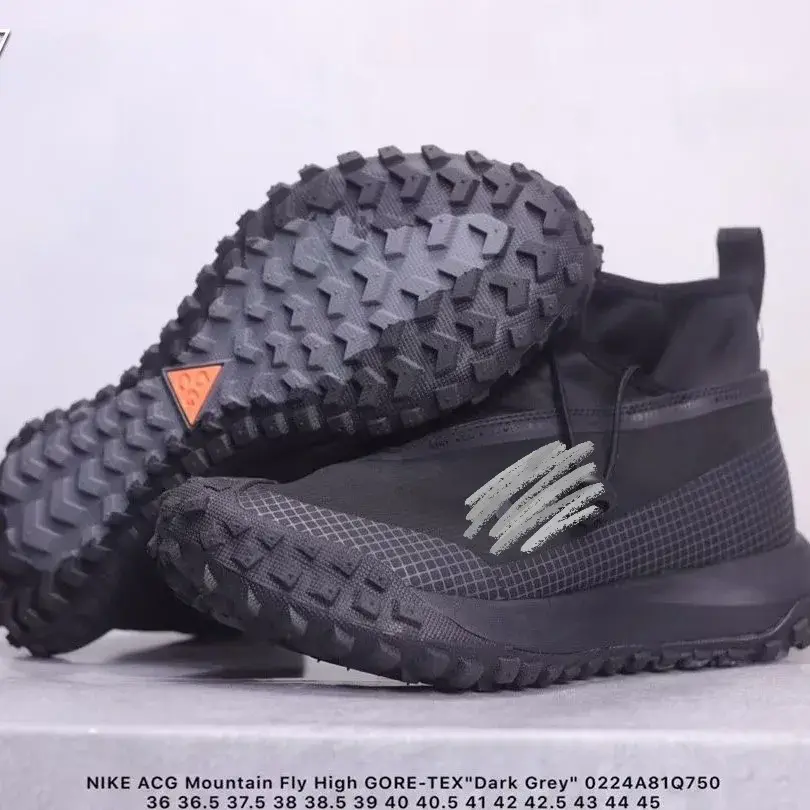 Outdoor Functional Mountaineering Shoes Waterproof Non-slip Reflective Hiking Shoes High-top Sports Casual Shoes EVA Sole