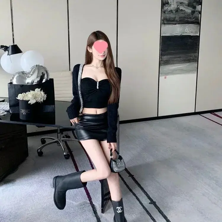 Summer Short Strapless Crop Top Chain Detail Slim Fit Vest Spicy Girl Polyester Fiber Women's Fashion Tank Top from China