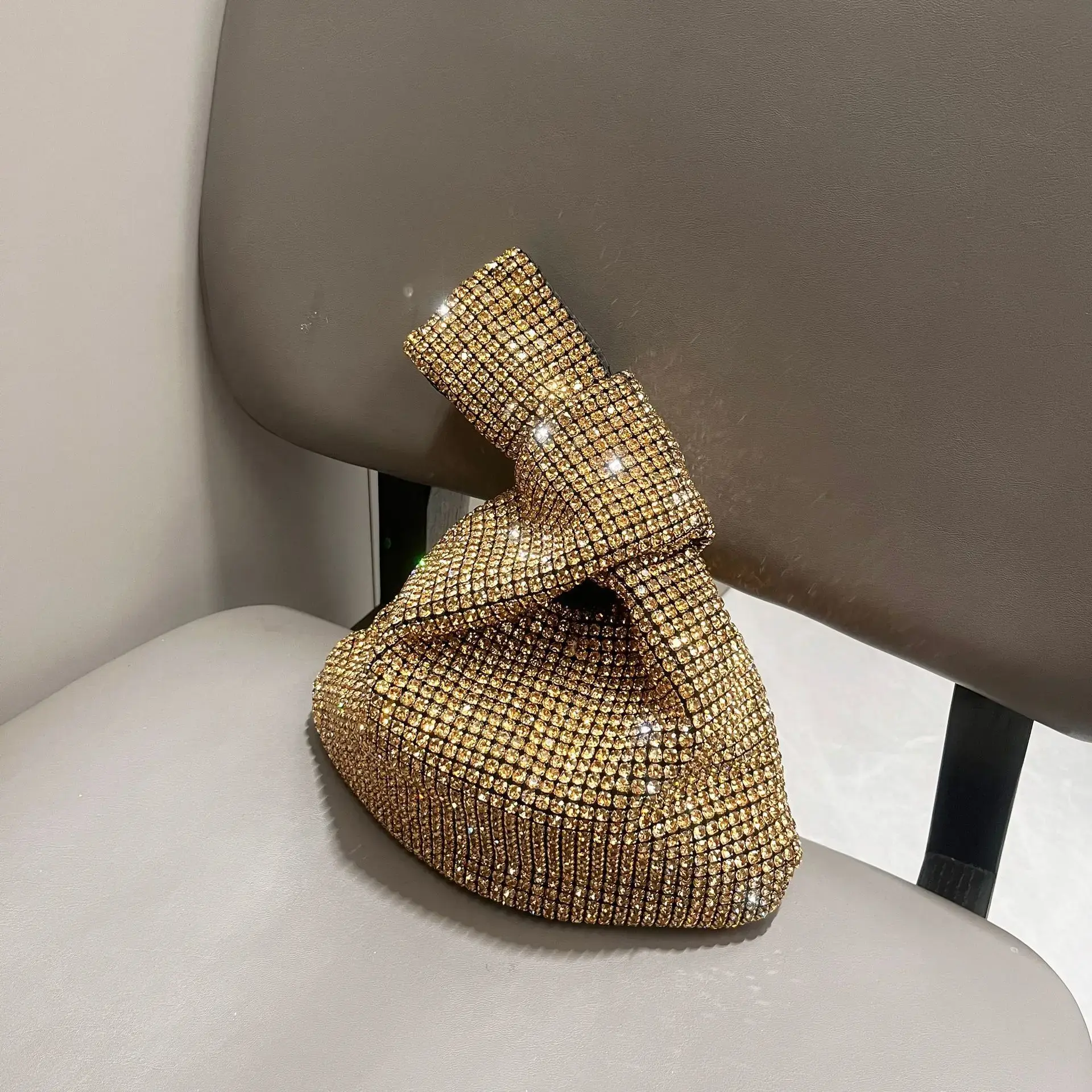 2024 New Niche Women's Bucket Bag With Crystals High-End Fashionable Feel Handbag Small Size Motorcycle Equipment Accessories