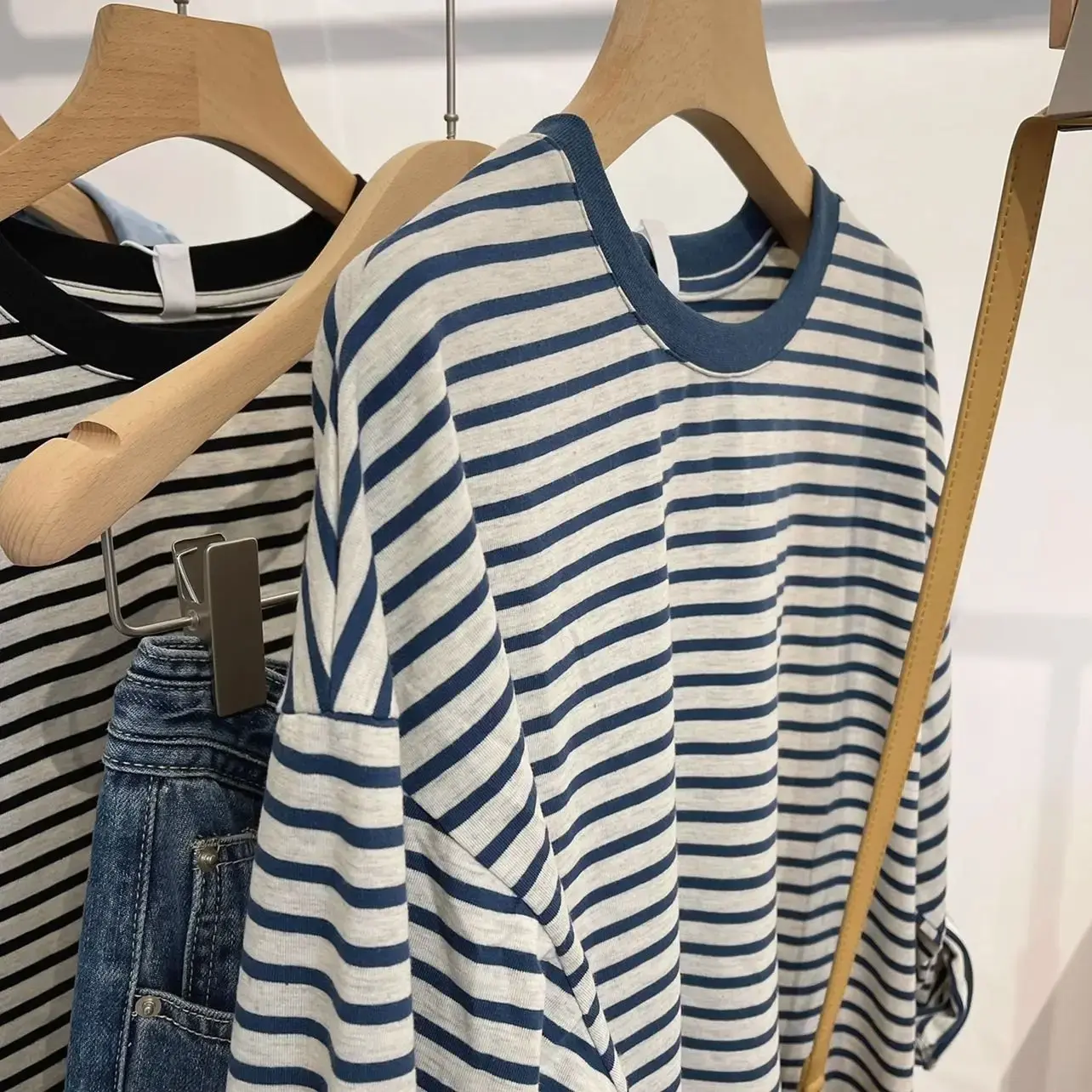 Loose round Neck Long Sleeve T-Shirt Women's Vintage Blue Contrast Color Thin Stripes Spring Fashion Casual Comfortable Top