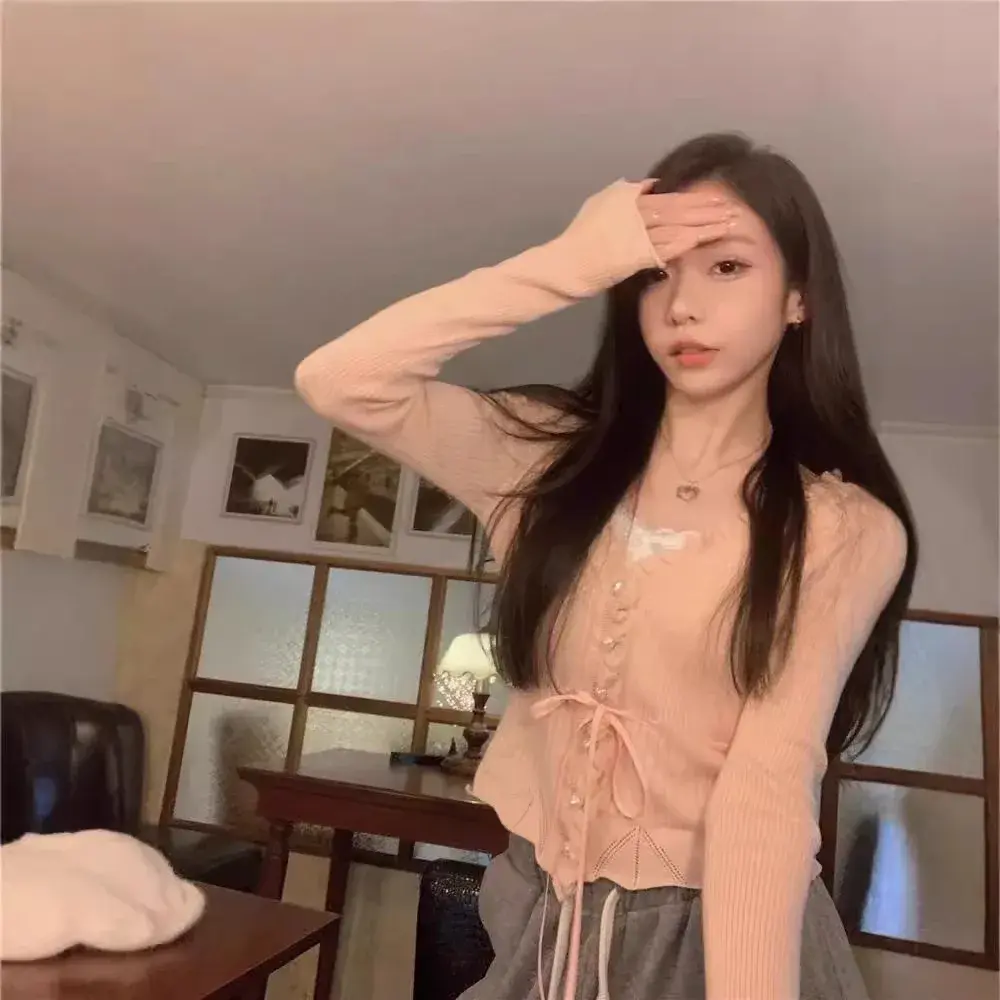 2024 Autumn New Slimming T-Shirt Women's V-Neck Long Sleeve Aesthetic Design Sensibility Pure Desire Niche Top Smooths Your Silh