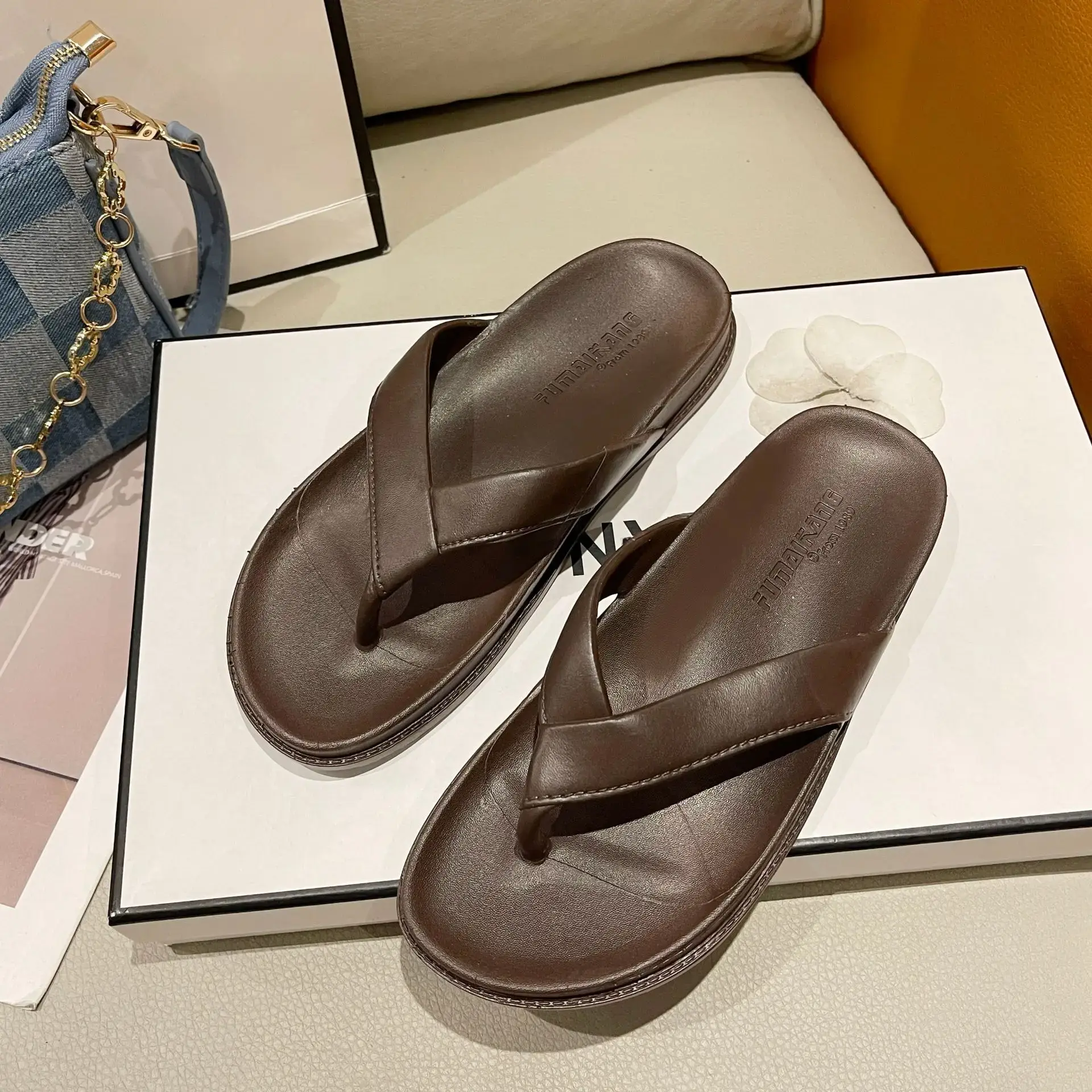 Fashionable Versatile Soft Bottom Non-Slip Flip Flops For Women Summer Outerwear Trendy Beach Sandals Couple Slippers For Men