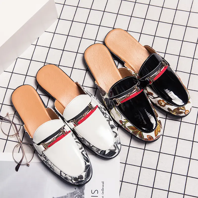 Bright Leather Designer Luxury Brand Mens Fashion Slippers Summer Comfort Half Sandals For Men Mules Casual Shoes Slides Loafers