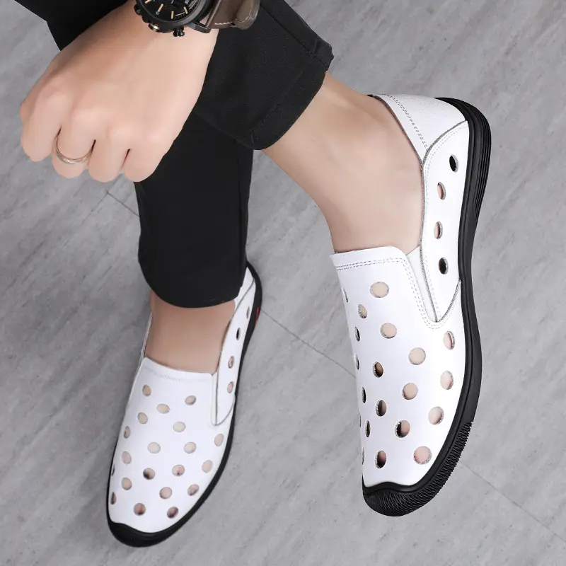 2023 Summer Hollow Genuine Leather Designer Shoes Mens Casual Sandals Breathable Hole Business Loafers Office Men Shoes Slippers