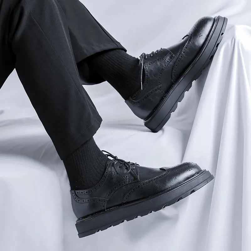 men luxury fashion wedding party dress platform shoes lace-up carved brogue shoe black brown genuine leather sneakers designer