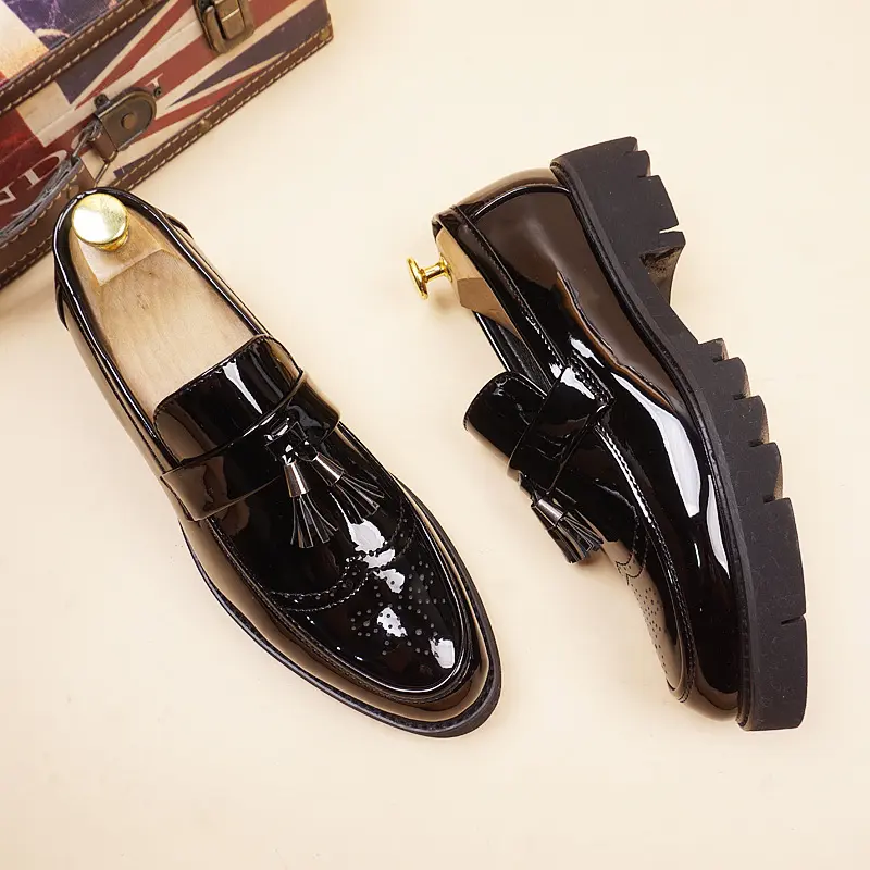 men fashion wedding party patent leather shoes slip-on tassels shoe carved brogue platform loafers black designer trend footwear
