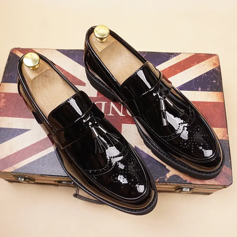 men fashion wedding party patent leather shoes slip-on tassels shoe carved brogue platform loafers black designer trend footwear