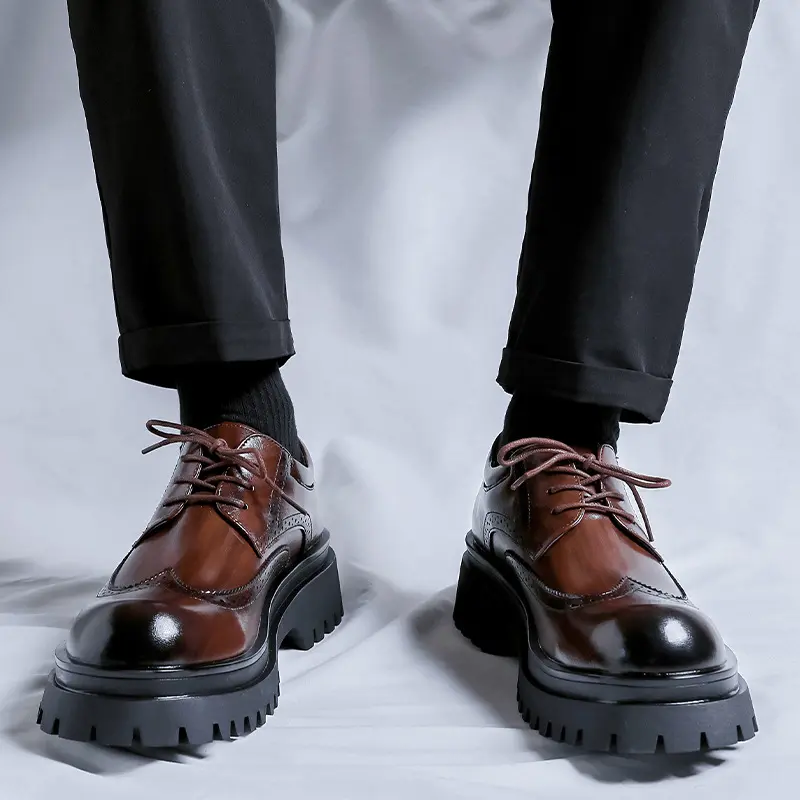New Vintage British Men Casual Shoes Dress Loafers Breathable Height Increasing Luxury Designer Shoes Wedding Brogue Shoes