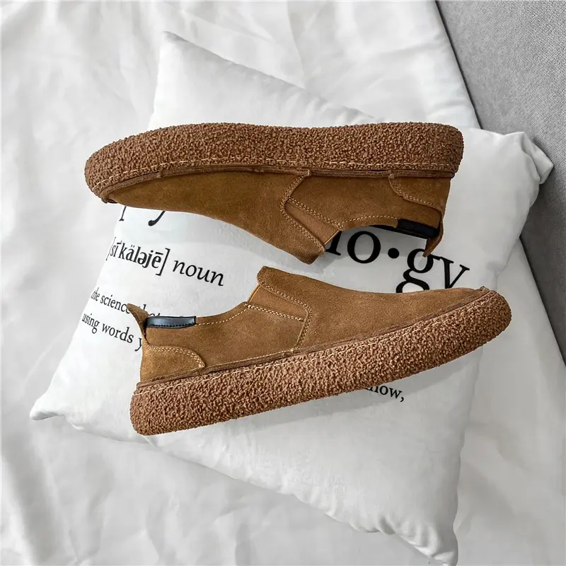 New Casual Slip-On Men Shoes British Luxury Designer Cow Suede Leather Shoes Vintage Flats Breathable Autumn Loafers Sneakers
