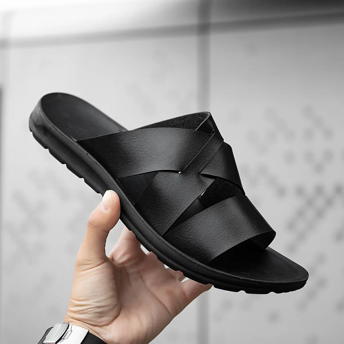 New Men's Summer Fashion Sandals Luxury Leather Shoes Flats Outdoor Beach Flip Flops Men Designer Slipper White Big Size