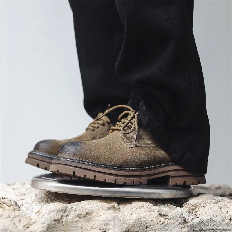 New Men Antumn Winter Vintage British Leather Shoes Outdoor Tooling Loafers Breathable Height Increasing Man Shoes Sneakers