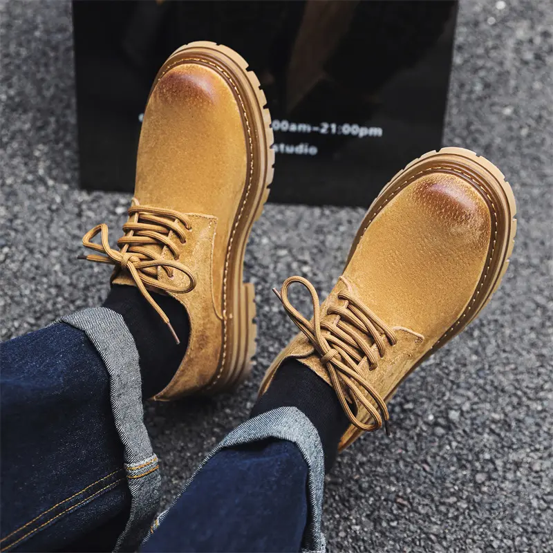 New Men Antumn Winter Vintage British Leather Shoes Outdoor Tooling Loafers Breathable Height Increasing Man Shoes Sneakers