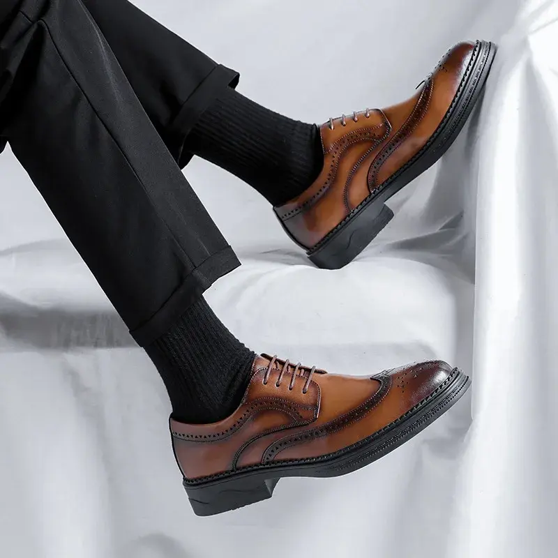 new British Men Shoes Formal Dress Leather Shoes Business Loafers Pointed Toe Spring Autumn Brogue Shoes Oxfords Luxury Designer