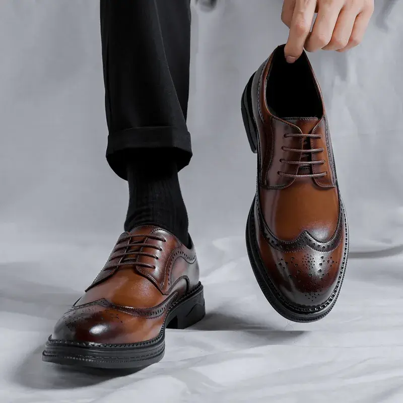 new British Men Shoes Formal Dress Leather Shoes Business Loafers Pointed Toe Spring Autumn Brogue Shoes Oxfords Luxury Designer