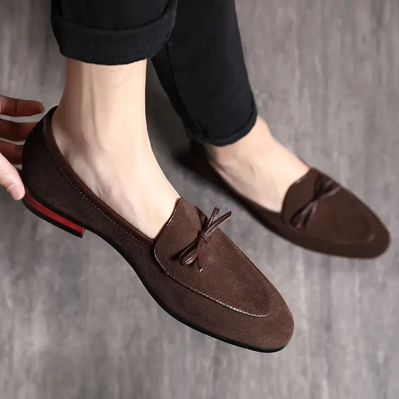 Real Cow Suede Men Formal Pointed Toe Loafers Vintage Casual Office Business Shoes Italian Wedding Dress Oxford Designer Shoes