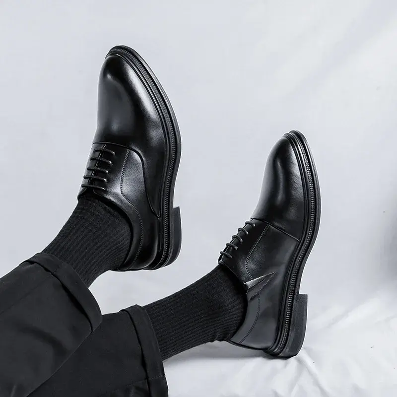 Spring Autumn Business Men Vintage Leather Shoes Formal Dress Loafers British Pointed Toe Oxfords Designer Shoes Wedge Wedding