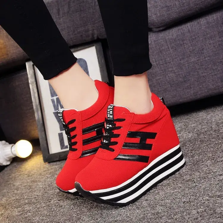 The New Fashion Platform Shoes for Women 2023 Comfortable Non-slip Women Boots Casual Flats Designer Shoes Chunky Sneakers