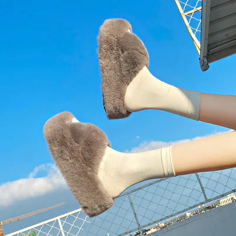 Chunky Platform Fur Slippers Women  Thick Bottom Furry Outdoor Slippers Woman Plus Size 42 Short Plush Designer Shoes 2024