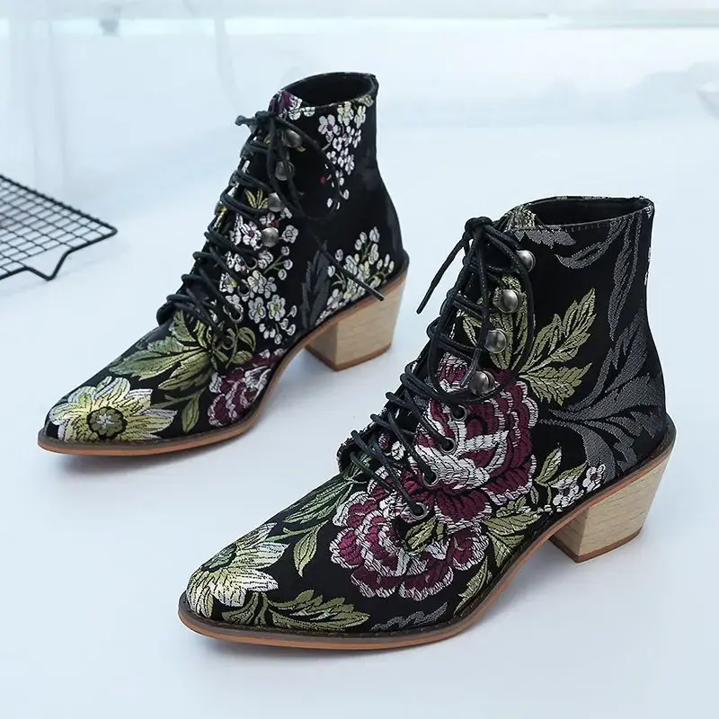 Pointed-toe Embroidery Ethnic Boots Women Low-heel Pumps Platform Red Boots Modern Designer Boots Plus Size Banquet Women Shoes
