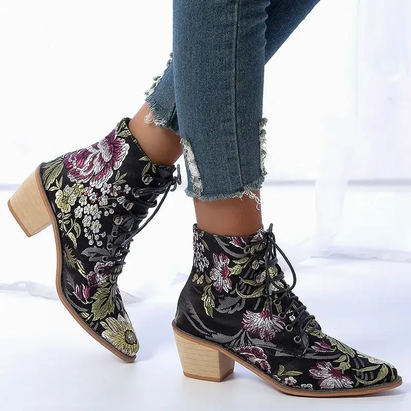 Pointed-toe Embroidery Ethnic Boots Women Low-heel Pumps Platform Red Boots Modern Designer Boots Plus Size Banquet Women Shoes