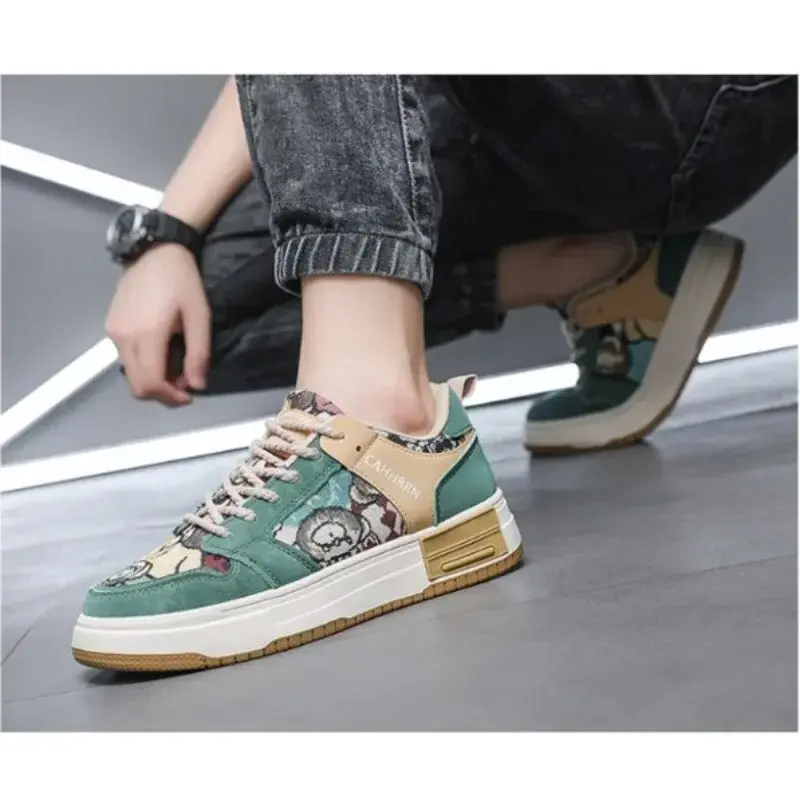 Men's Canvas Shoes New Platform Sneakers Trendy Lace-up Bear Skate Shoes  Men Street Versatile Casual Shoes Tenis Masculino