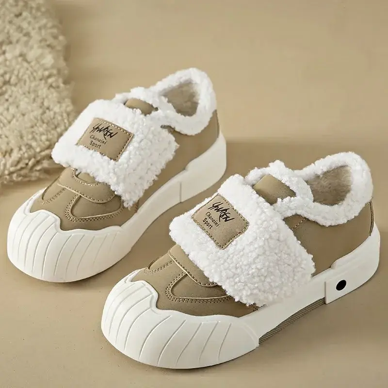 Women's Plush Board Shoes 2024 Winter Korean Edition Warm Student Cotton Shoes Lightweight Comfortable Sports Casual Shoes