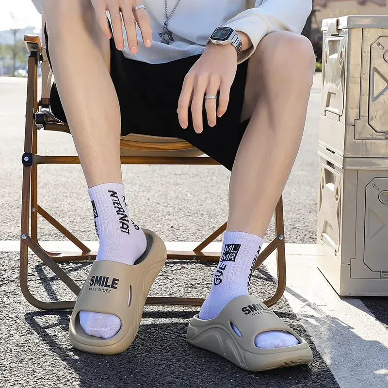 2025Summer Men Slippers Fashion Non-Slip Wear-resistant Soft Beach Slippers Outdoor Thick Sole EVA Slippers Bathroom Flip Flops
